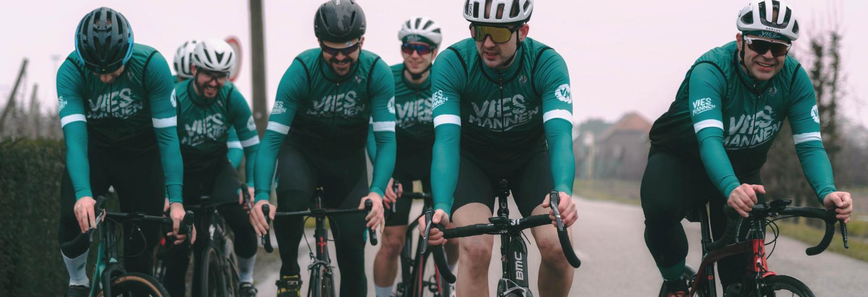 cycling team wear